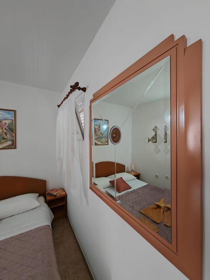 Apartments Turan Centrally Located With Free Parking 이그라네 외부 사진