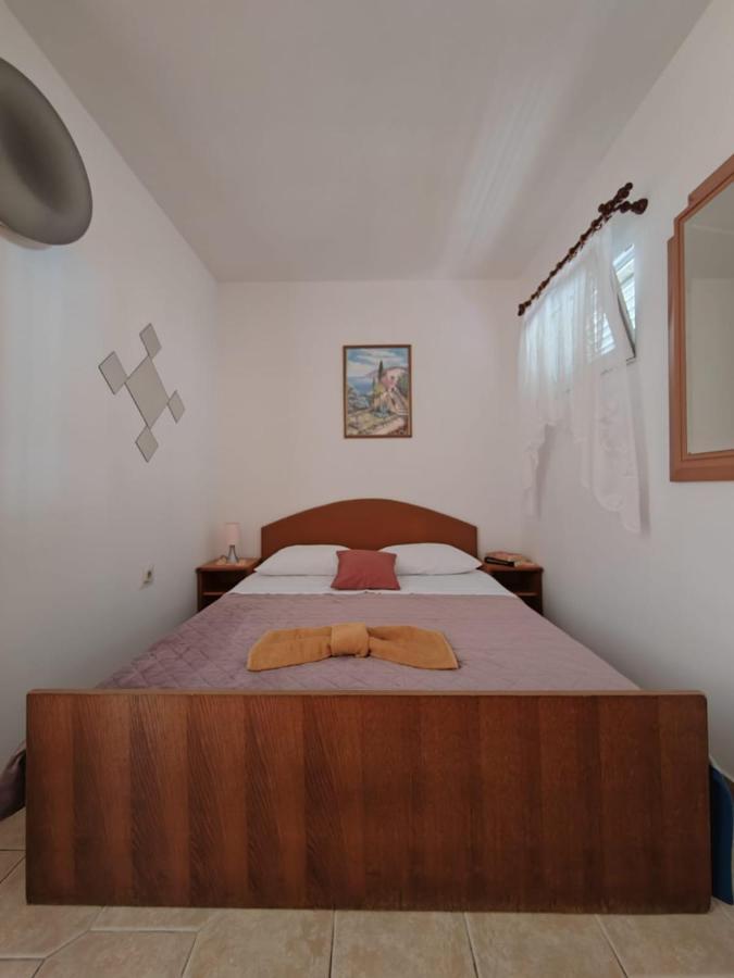 Apartments Turan Centrally Located With Free Parking 이그라네 외부 사진
