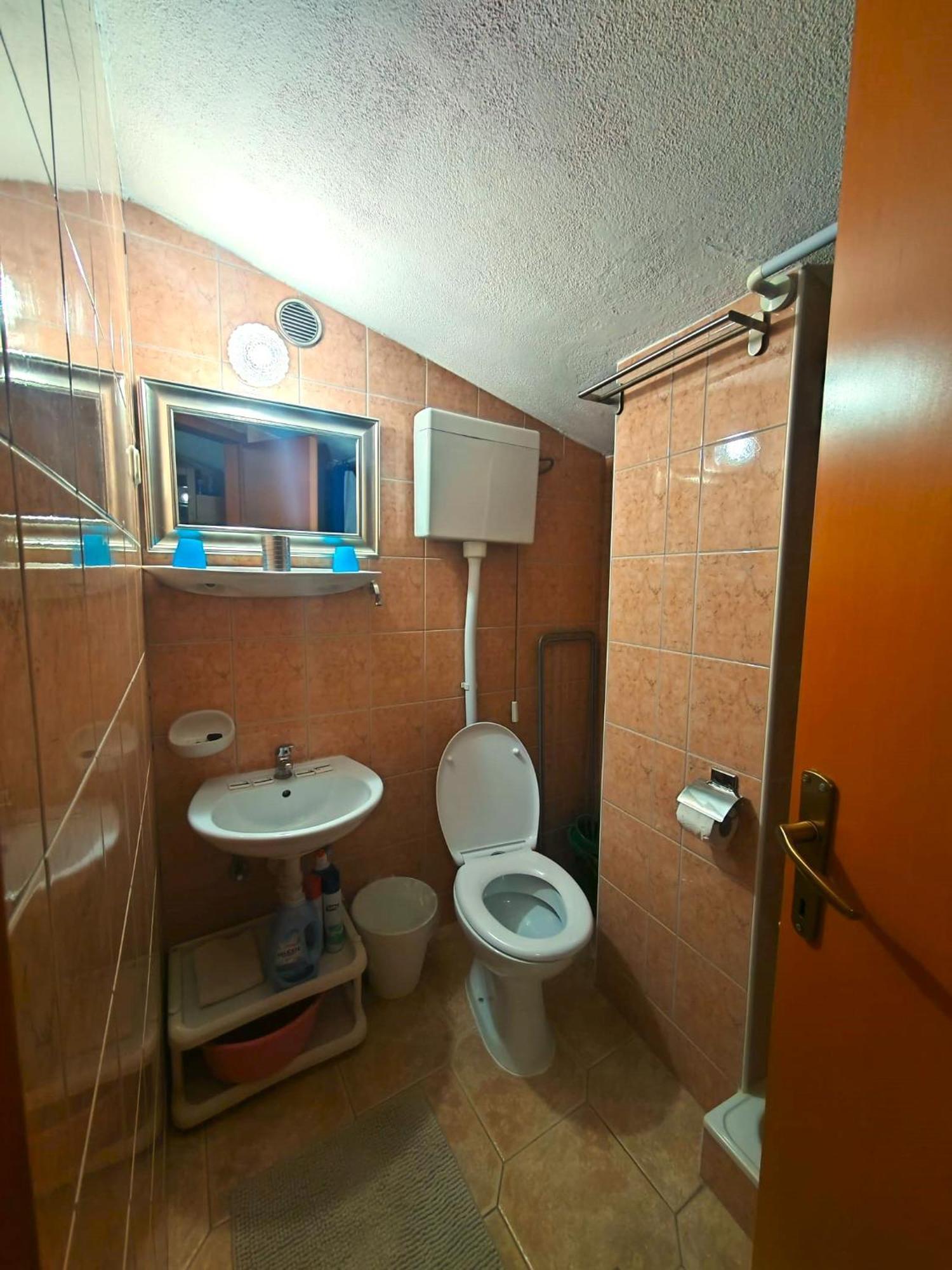 Apartments Turan Centrally Located With Free Parking 이그라네 외부 사진