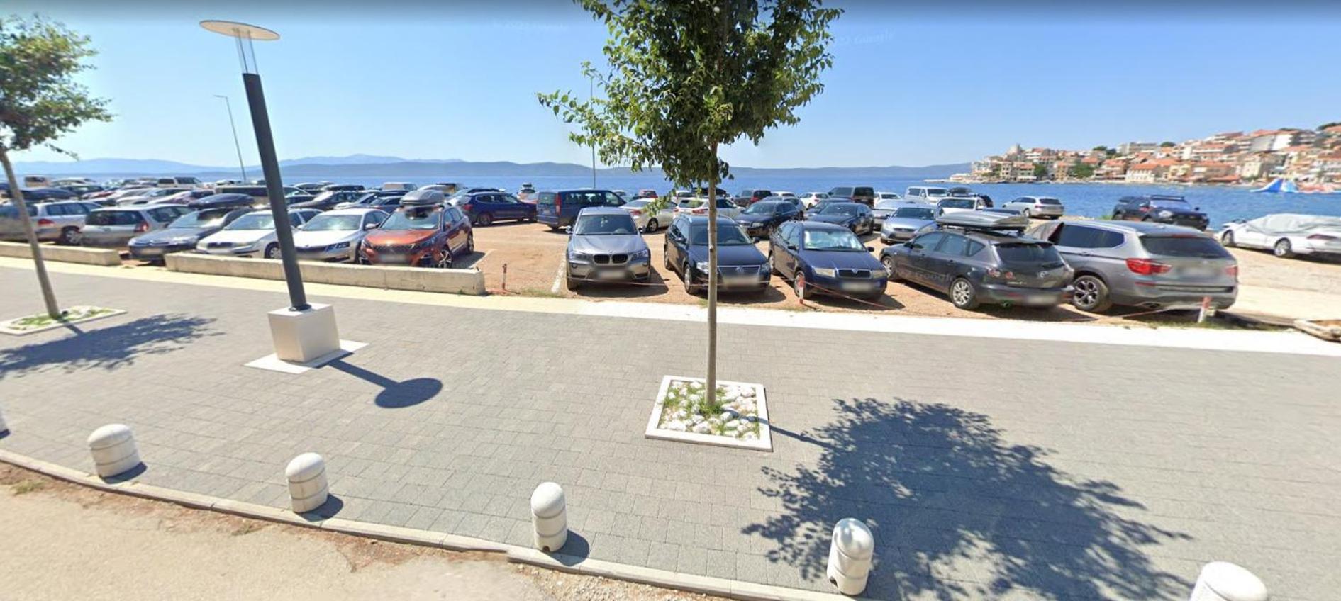 Apartments Turan Centrally Located With Free Parking 이그라네 외부 사진